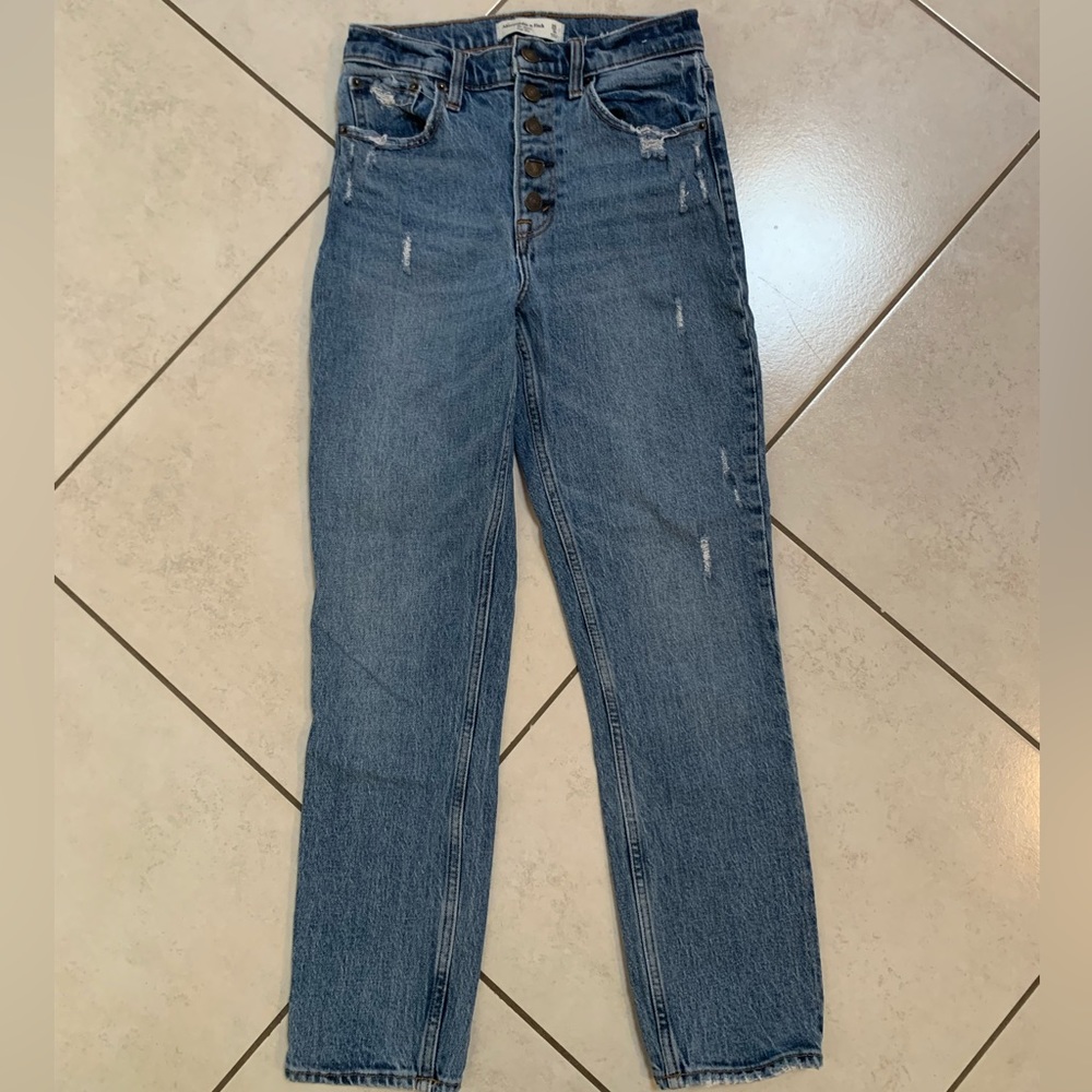 Abercrombie & Fitch The Mom High Rise Jean